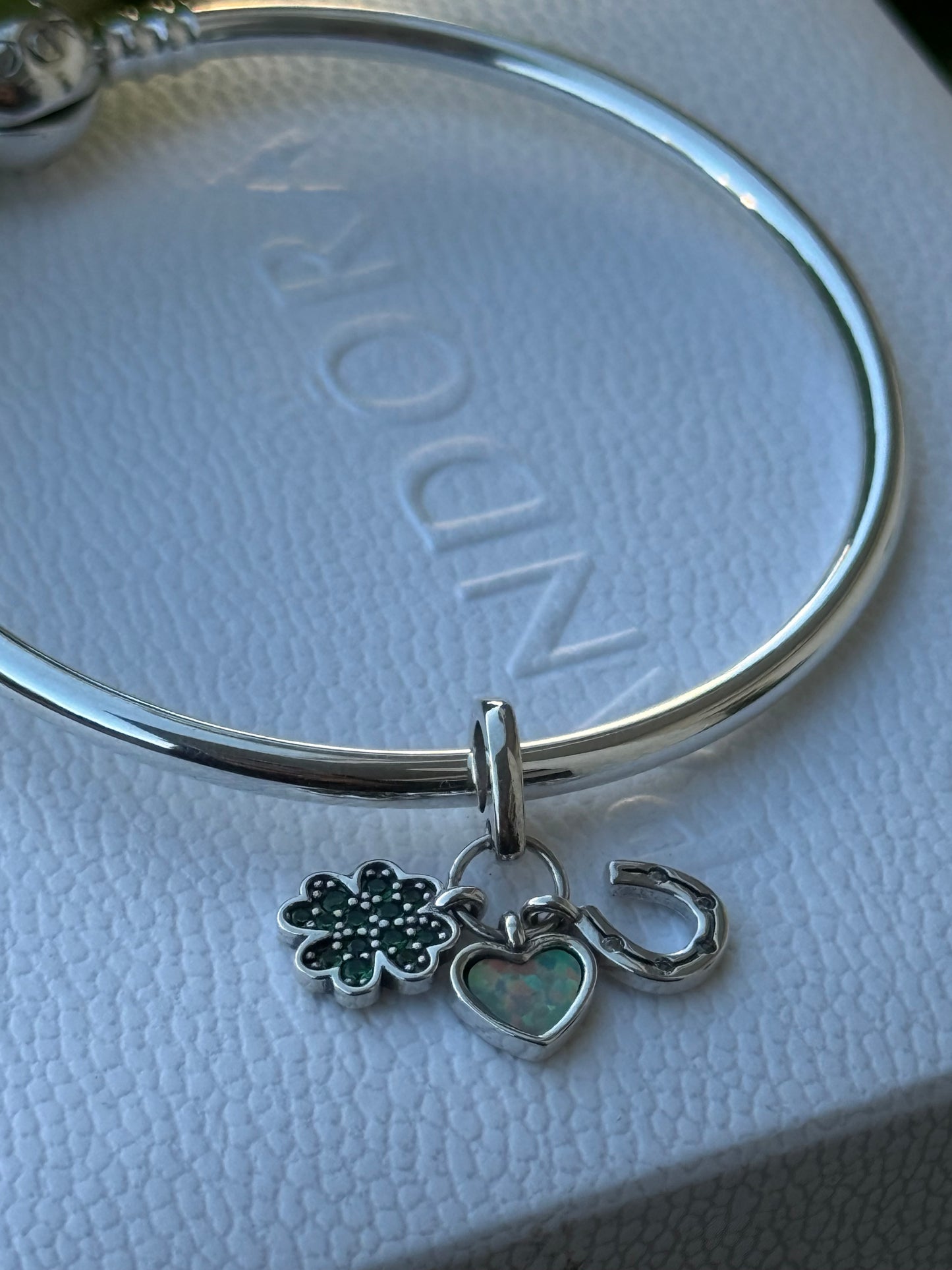 Charms pandora suerte