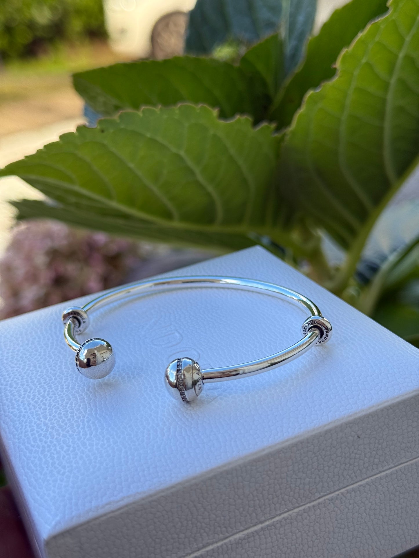 Pulsera Pandora abierta