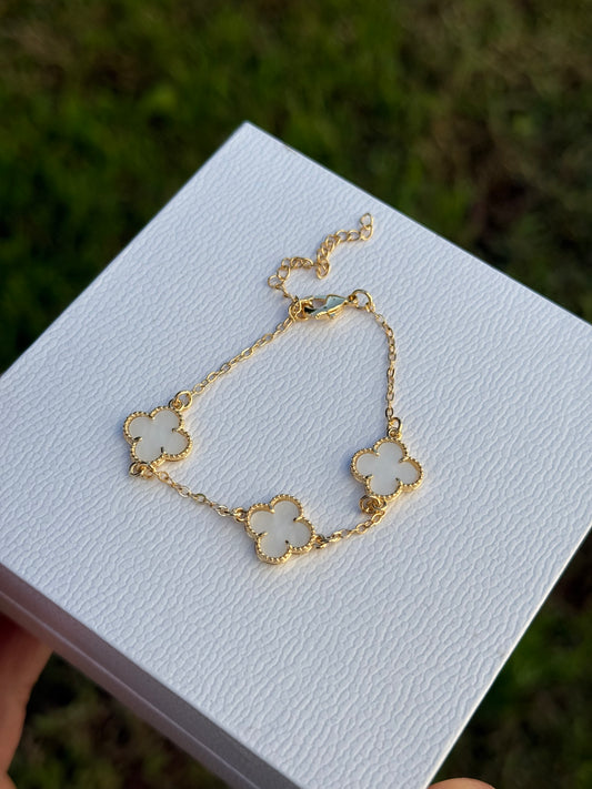 Pulsera trébol nácar