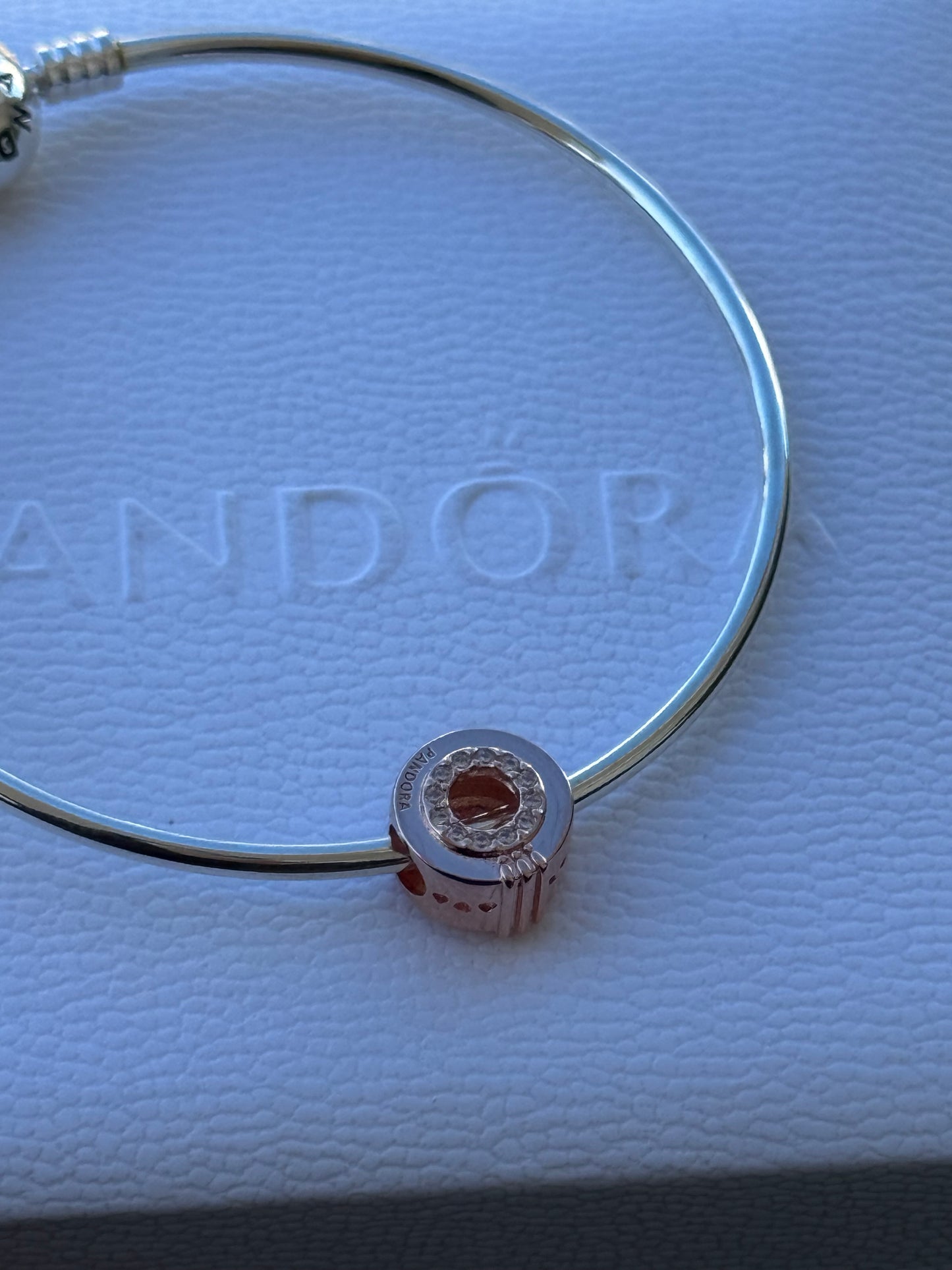 Charms separador Pandora circonio
