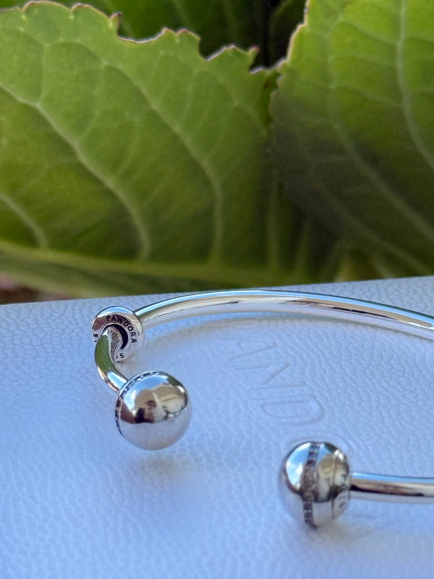 Pulsera Pandora abierta