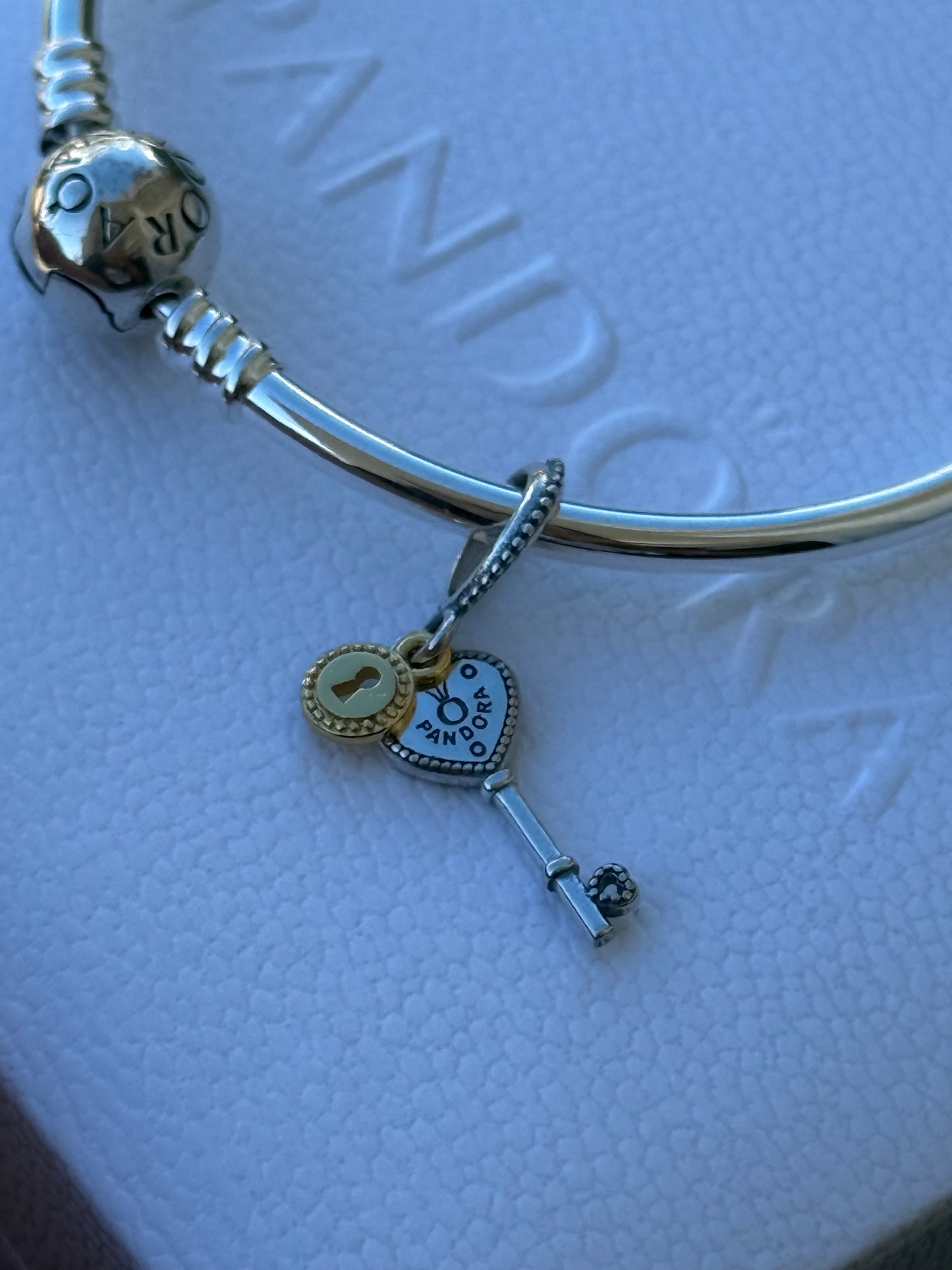 Charms llave Pandora